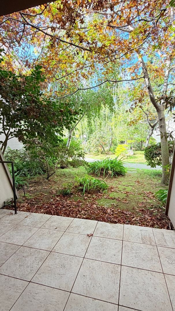 Building Photo - 2101 Shore Line Dr