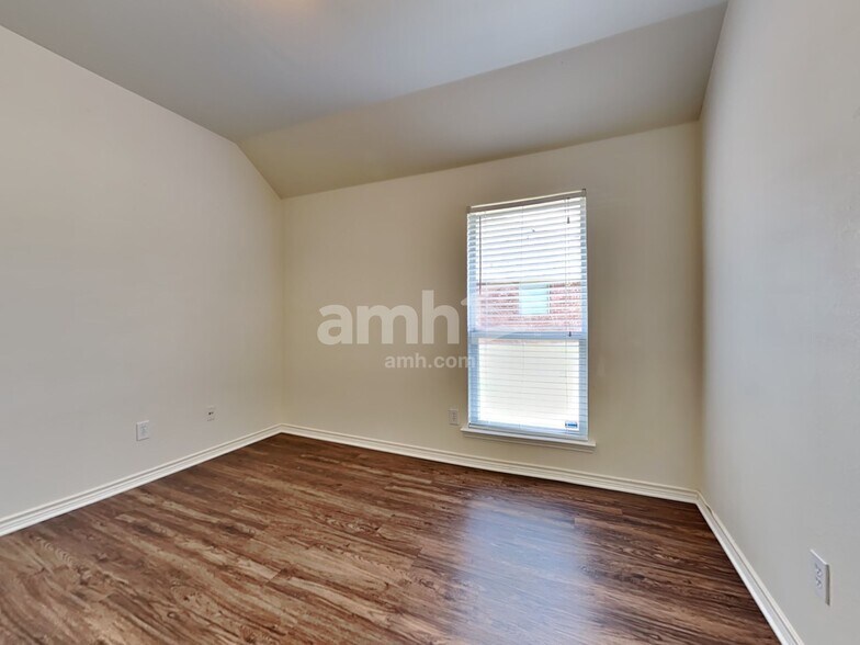 Building Photo - 1385 Tanglevine Dr