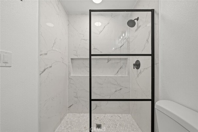 Building Photo - 961 W 21st St