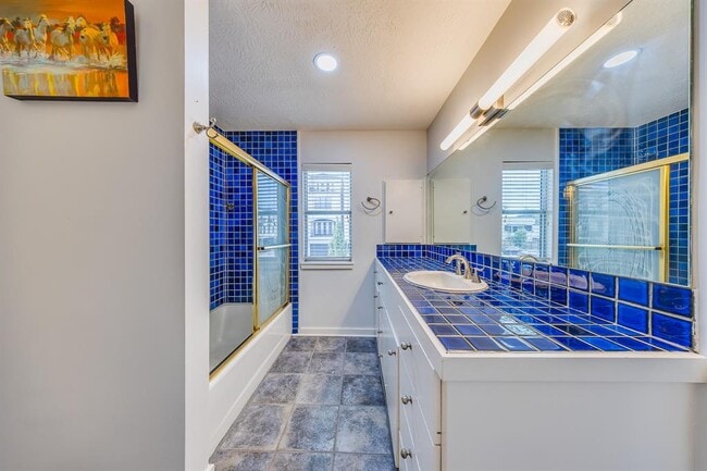Building Photo - 2819 Bering Dr