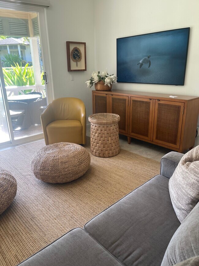 Building Photo - 1102-1102 Olani St