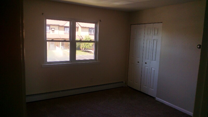 Building Photo - 2405 Walnut Ridge Dr