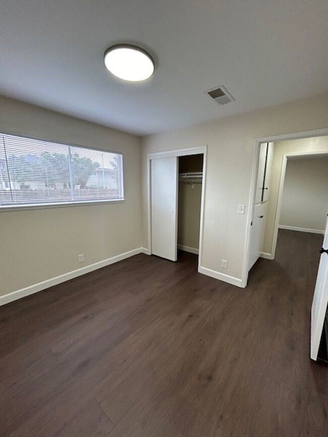 Building Photo - 3BR/ 2BA IN SOUTH SALINAS