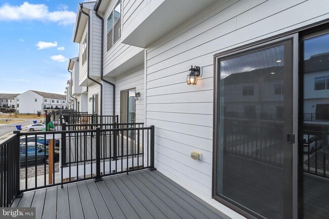 Building Photo - 721 Courier Ln