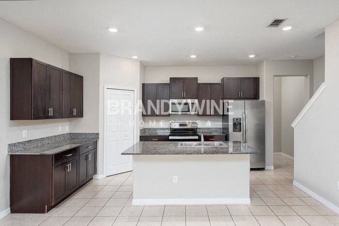 Building Photo - 5683 Mercado Dr