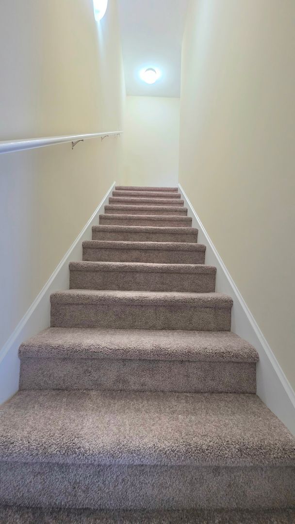 Building Photo - 3 Bedroom, 2.5 bath townhome in Creekside of Richmond Hill