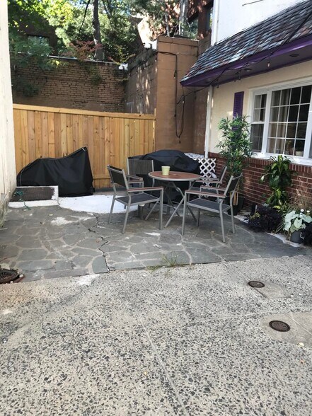 Building Photo - 510 S Juniper St