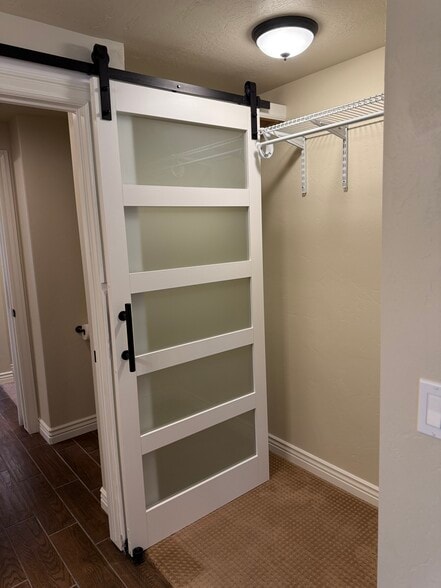 Building Photo - 1213 E St Josephs St