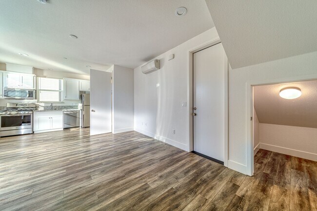 Building Photo - 2179 Kenrick Ln