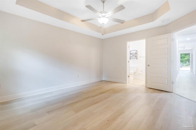 Building Photo - 8702 Doris Ave