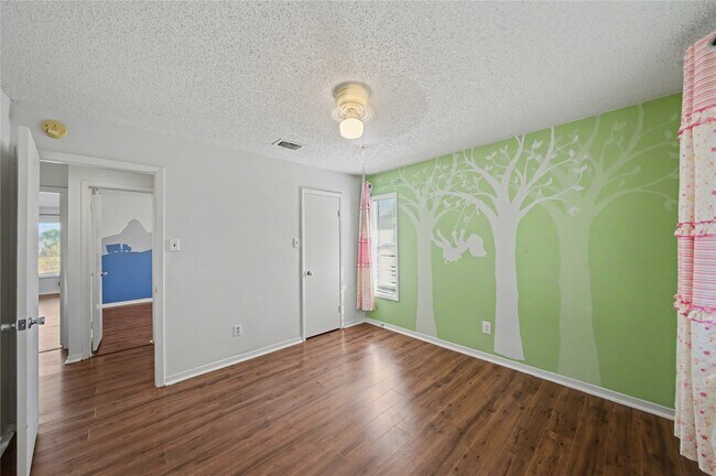 Building Photo - 3206 Sturbridge Ln