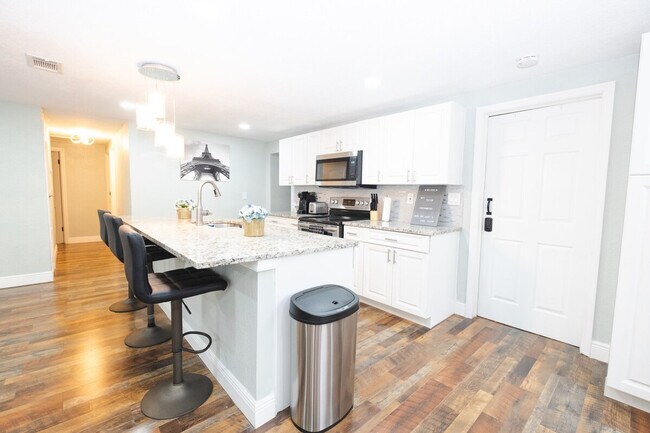 Building Photo - 3007 E 21st Ave