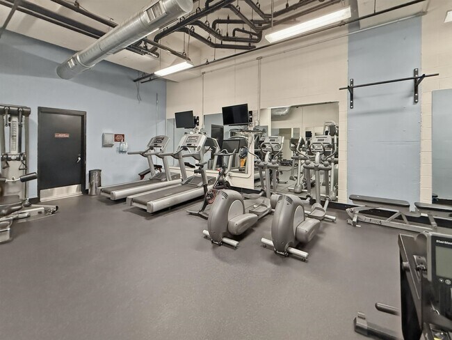 Building Photo - 159 2nd St