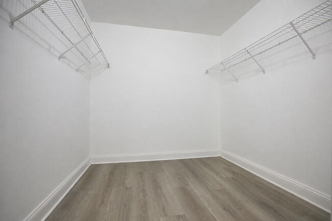 Building Photo - 8 Droyers Pointe Blvd