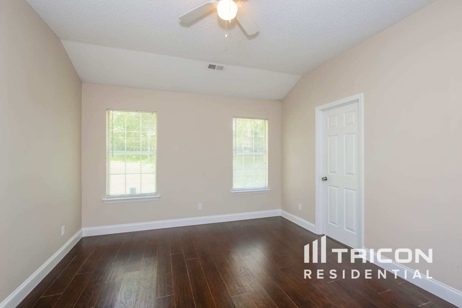 Building Photo - 3226 Twin Falls Ln