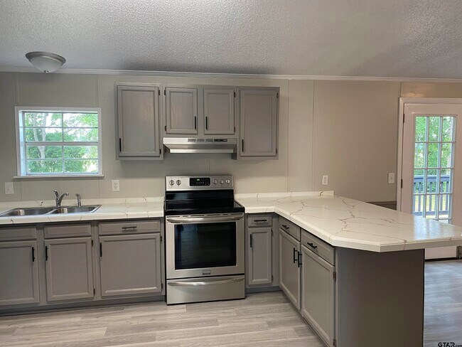 Building Photo - 22942 Shell Shore Dr
