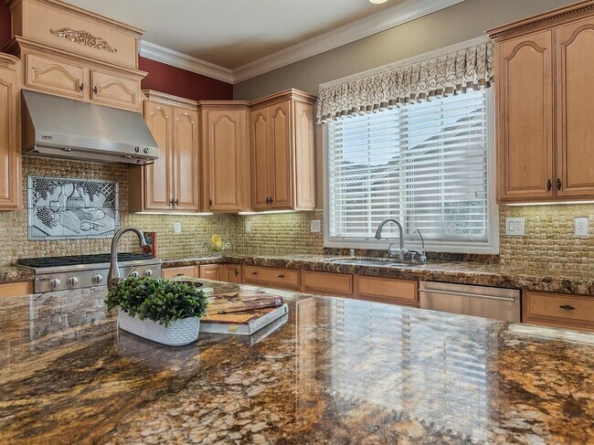 Building Photo - 2530 Orsay Way