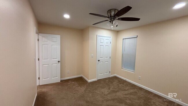 Building Photo - 7251 Pinehill Rd