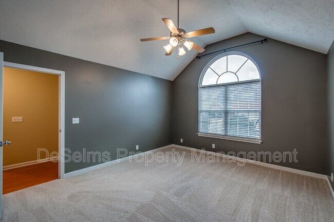 Building Photo - 3733 Shoteka Dr