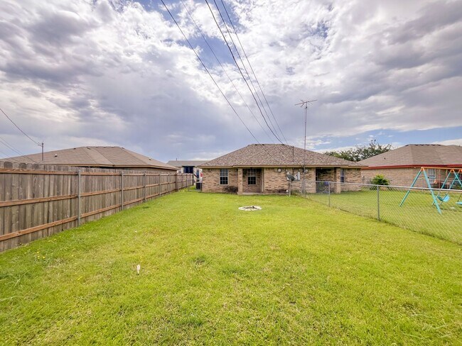 Building Photo - 1707 Windward Dr