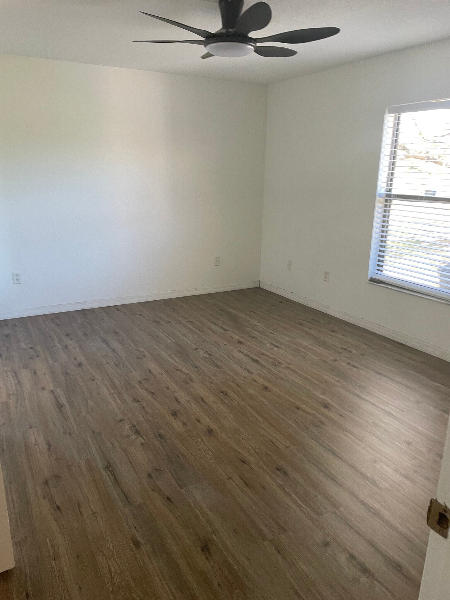 Building Photo - 1055 Bismarck Rd