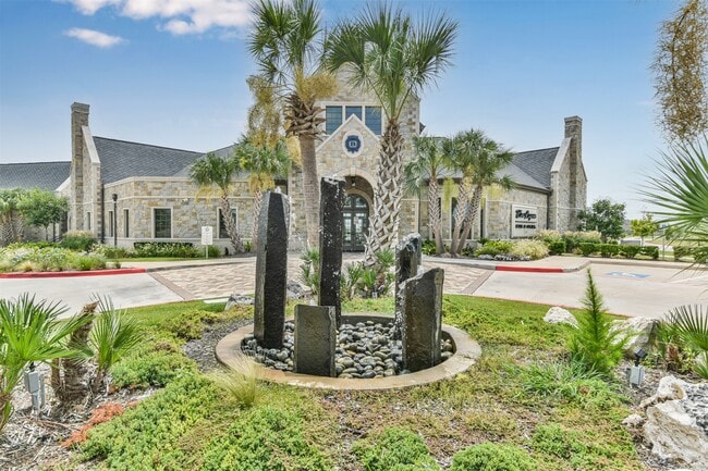 Building Photo - 15775 Cairnwell Bend Dr