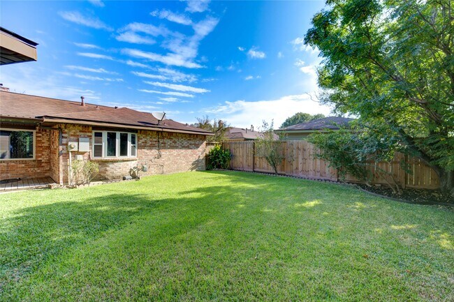 Building Photo - 11511 Brook Meadows Ln