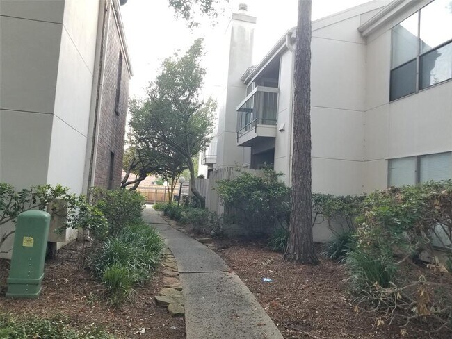Primary Photo - 7950 N Stadium Dr