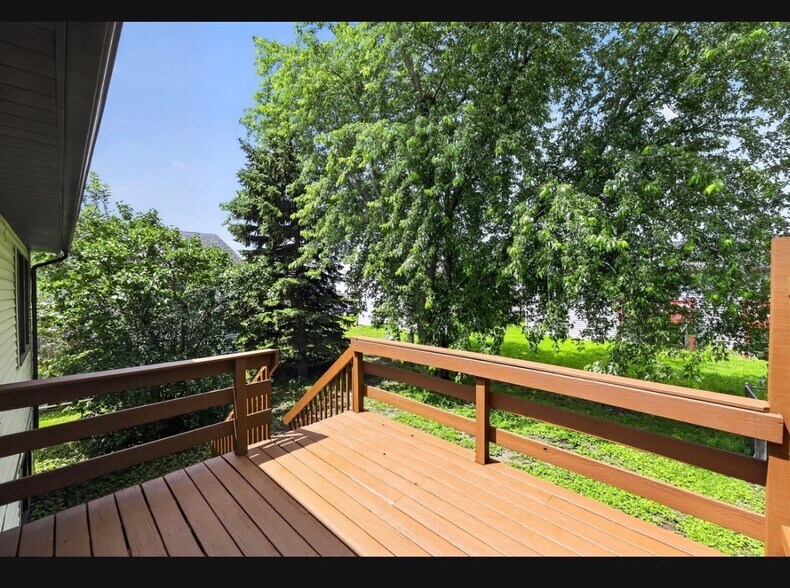 Building Photo - 642 Swan Dr