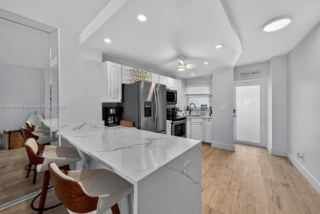 Building Photo - 710 N Ocean Blvd