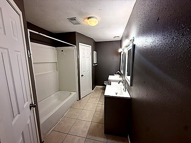 Building Photo - 3118 Trembling Creek Cir