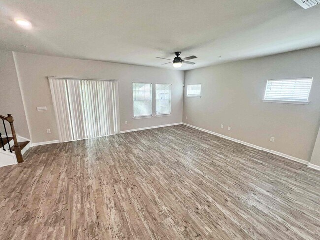 Building Photo - Fantastic 3 BR/2.5 BA Marietta Townhome in...