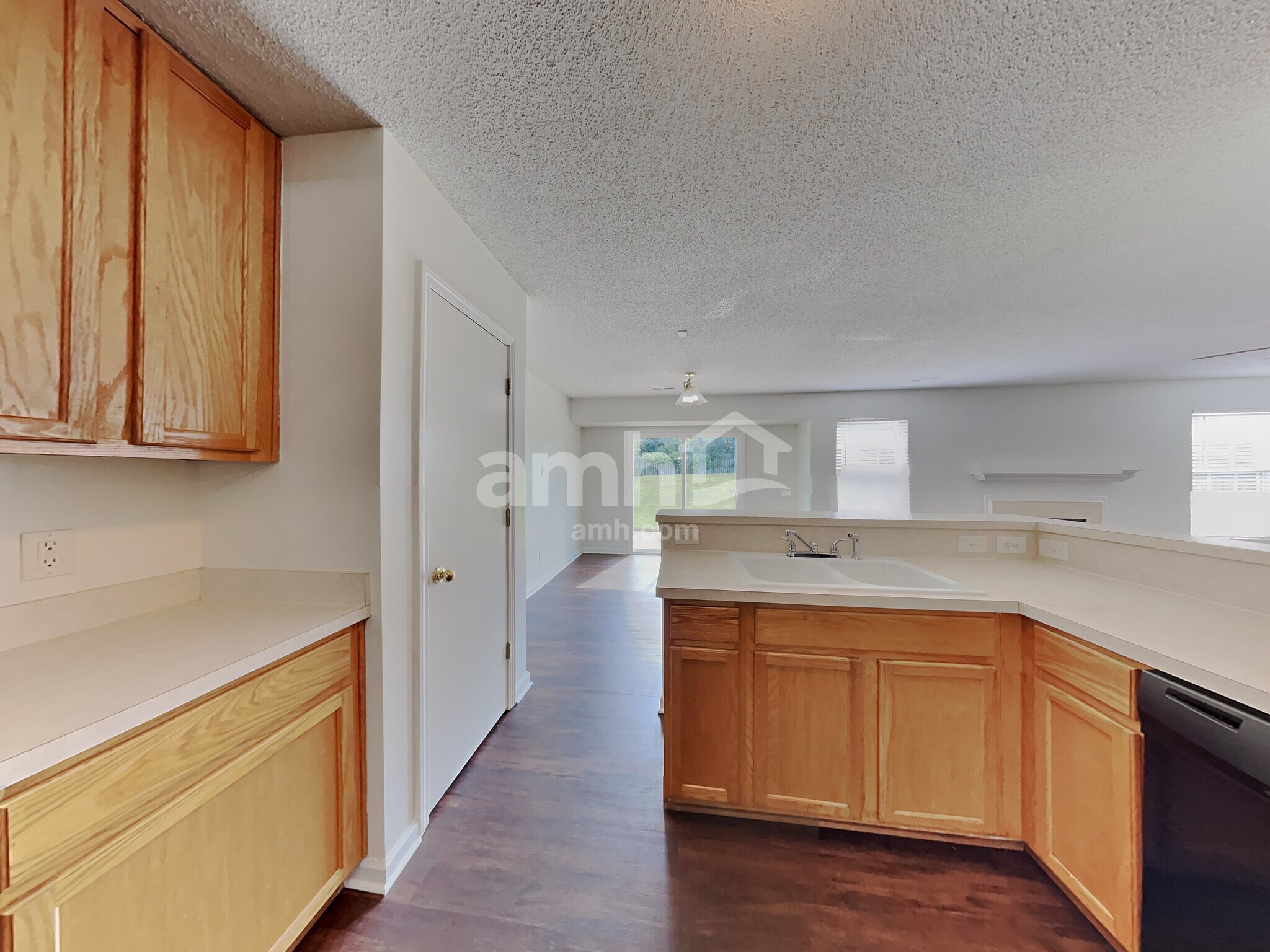 Building Photo - 107 Daventry Pl