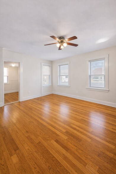 Building Photo - 49 Pope St