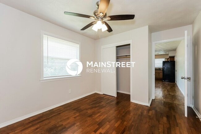 Building Photo - 3 Bedroom Pet-Friendly Home in Farmers Branch, TX with Main Street Renewal