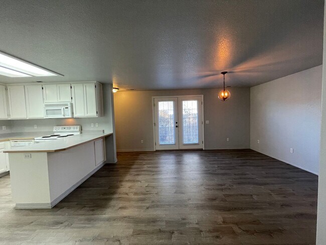 Building Photo - 1546-1548 Skyhawk Ridge