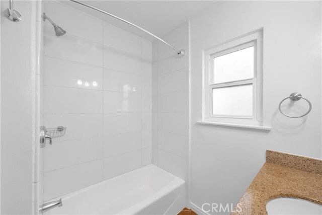 Building Photo - 353 Cres