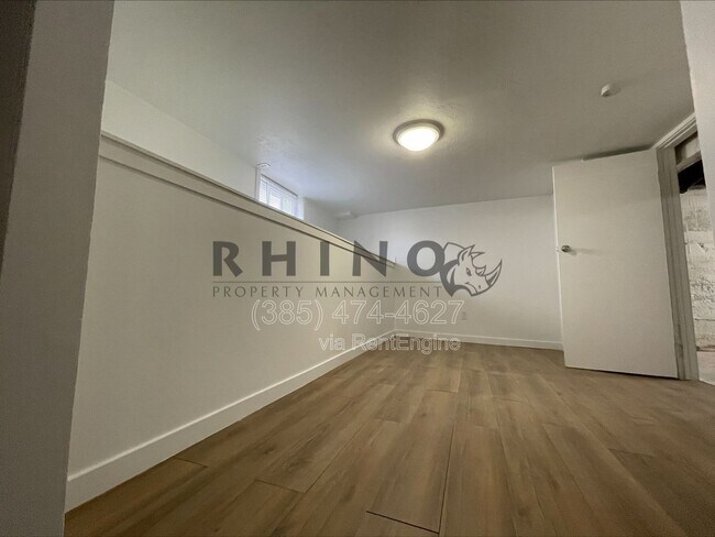 Building Photo - 1144 S 200 E