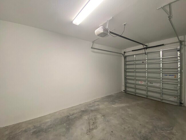 Building Photo - 13090 Anthorne Ln