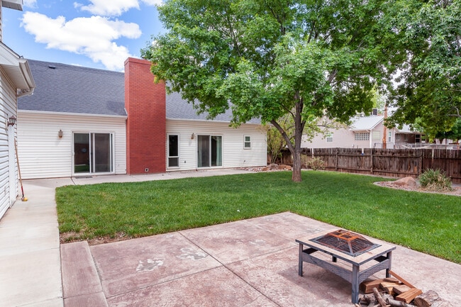 Building Photo - Pet-friendly home in downtown Hurricane