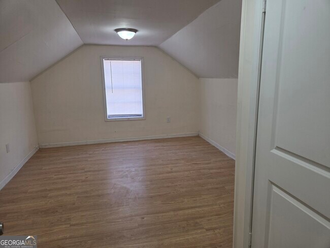 Building Photo - 41 W Main St