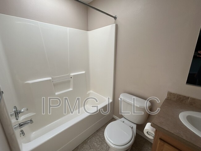 Building Photo - 434 Marianne Dr