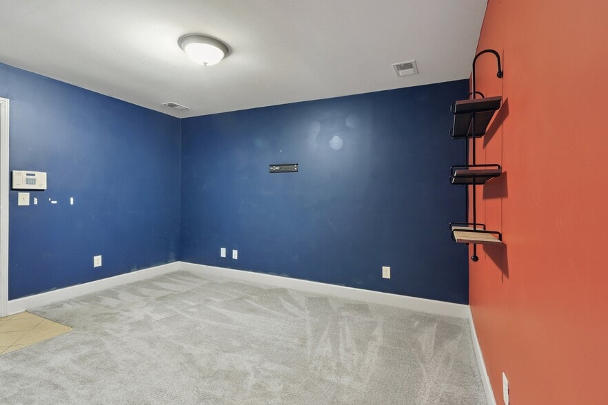 Building Photo - 503 Saint Jules Ln