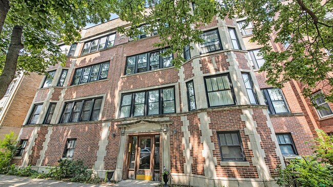Primary Photo - 1348-1350 E Hyde Park Blvd