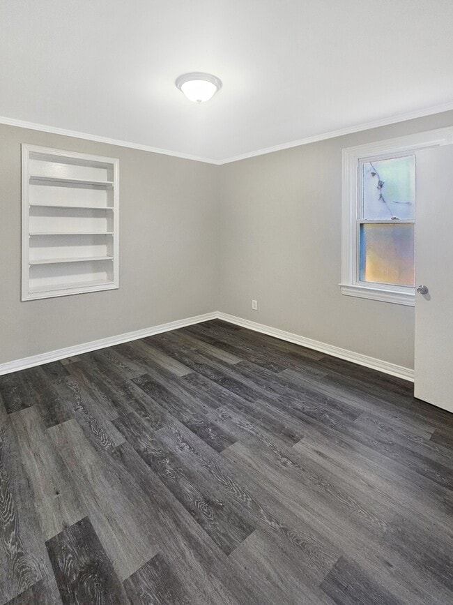 Building Photo - 36 Hall St