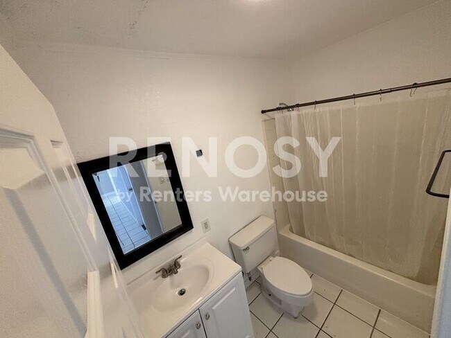 Building Photo - Modern, Solar Energy, 2-Bedroom detached Casita!