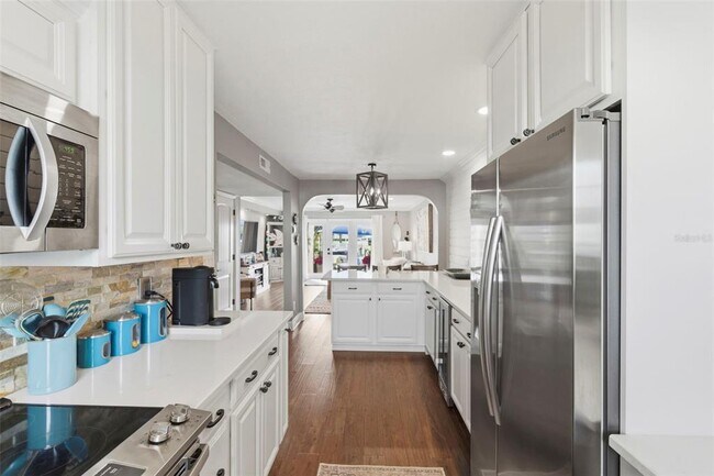 Building Photo - 4751 Coquina Key Dr SE