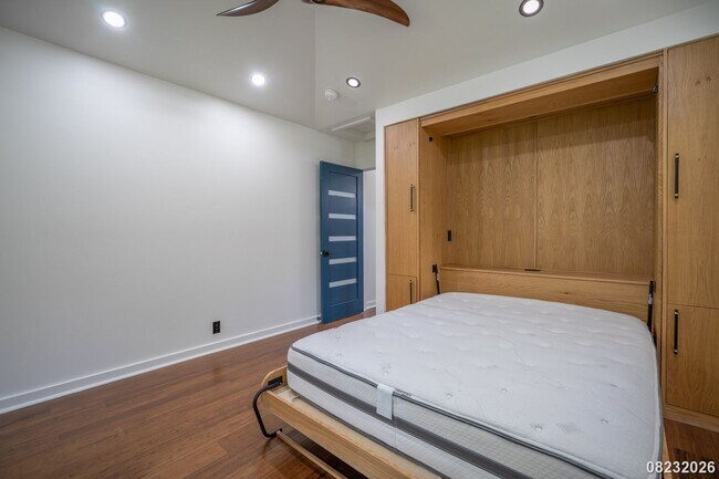 Building Photo - 427 Akoakoa Pl