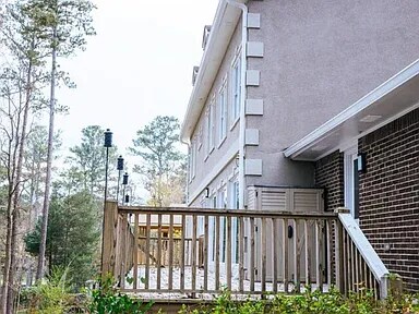 Building Photo - 1932 Lake Lucerne Dr SW