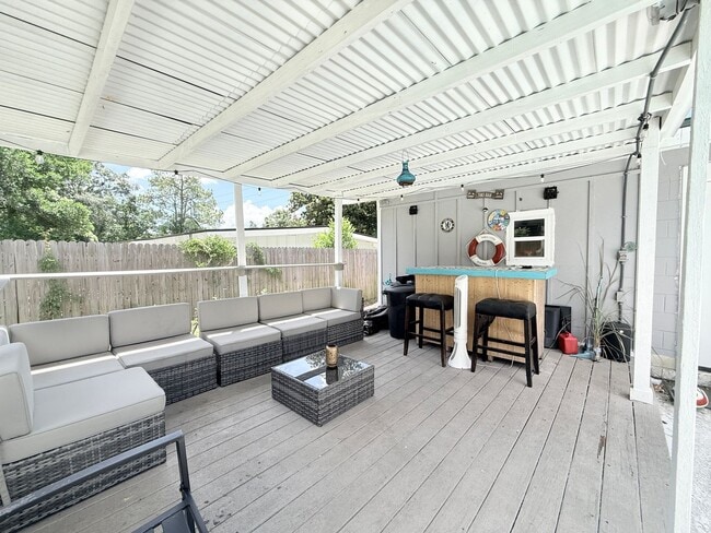 Building Photo - Renovated Pool Home with Private Backyard Oasis